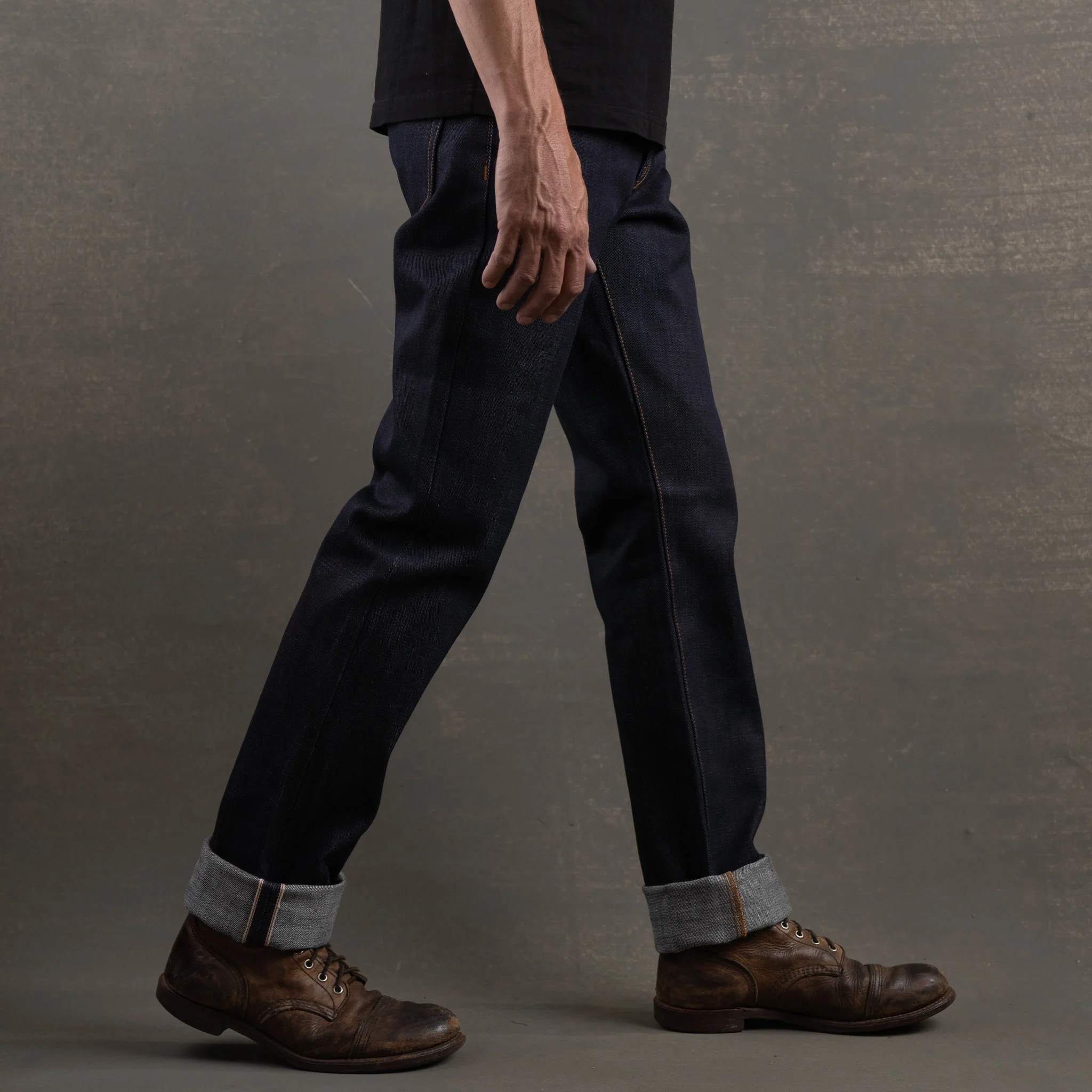 True Straight 21.5oz Dark Gauntlet Heavyweight Selvage Denim - Image 4