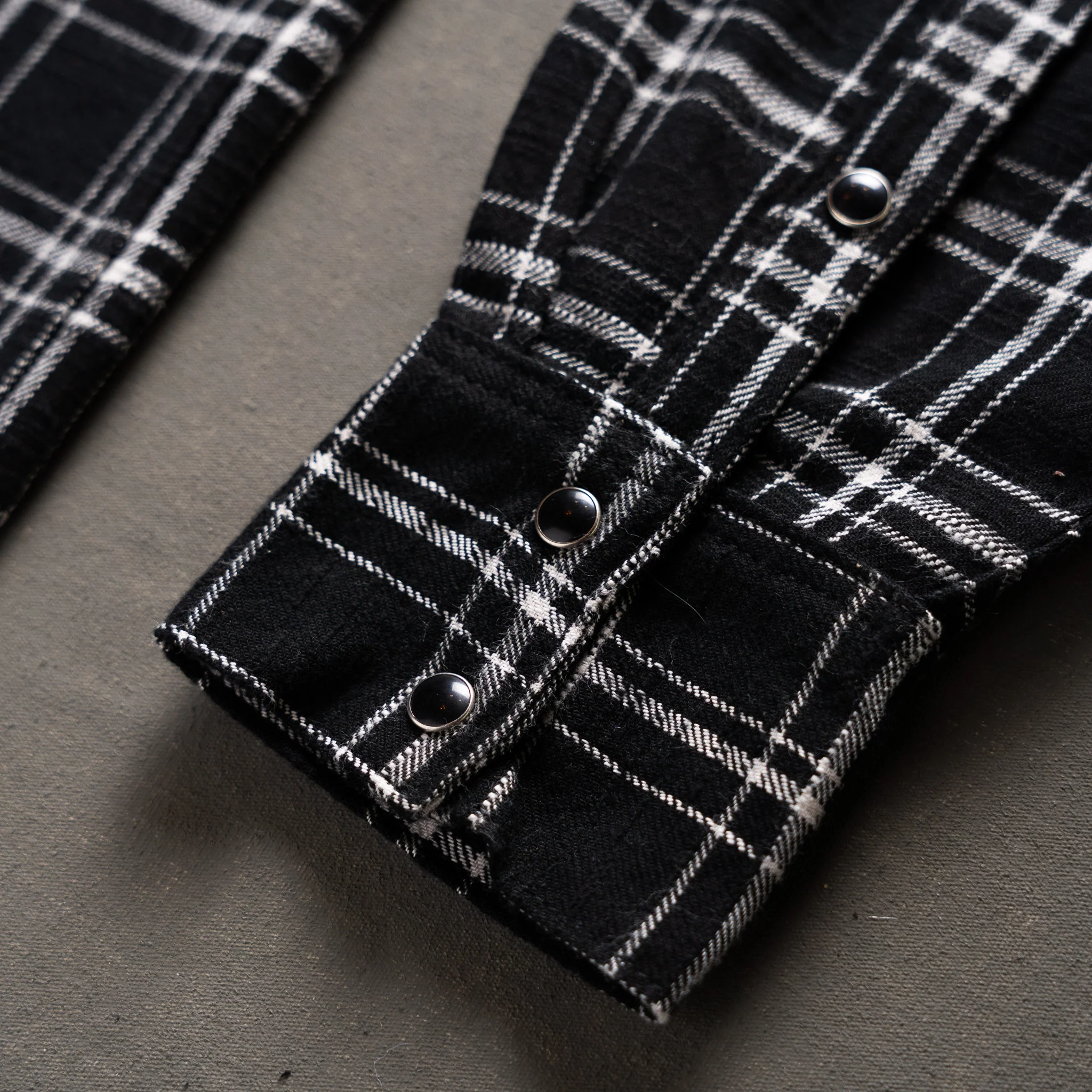 Sawtooth Shirt 8oz Japanese Slub Flannel - Black - Image 11